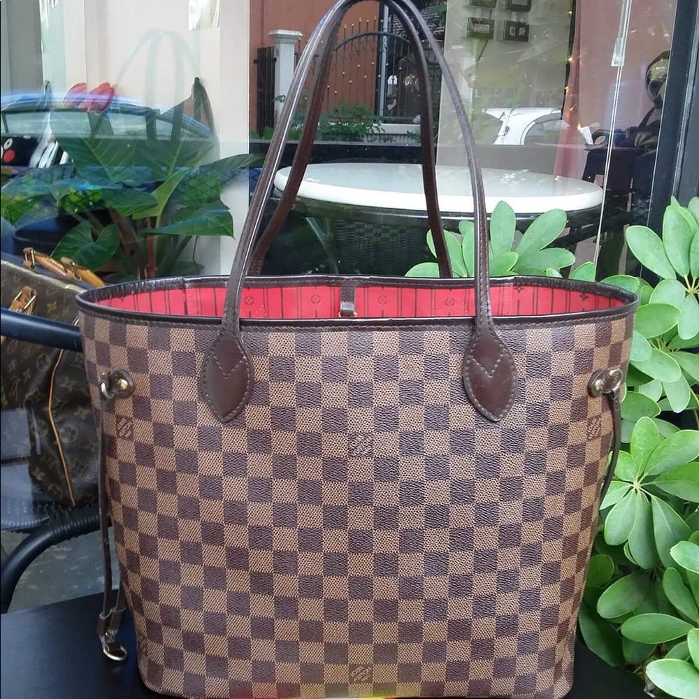 Louis Vuitton Neverfull Damier MM
